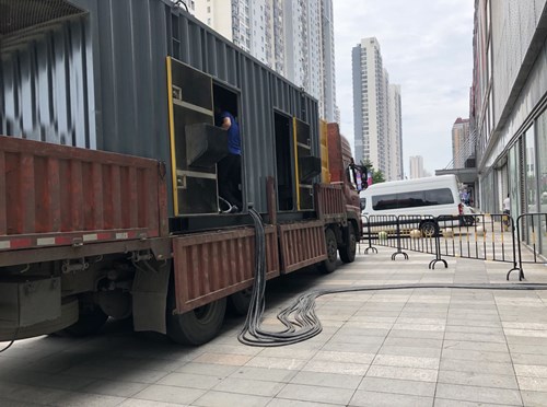 和平冷却液不足的情况下如何检查柴油发电机组？