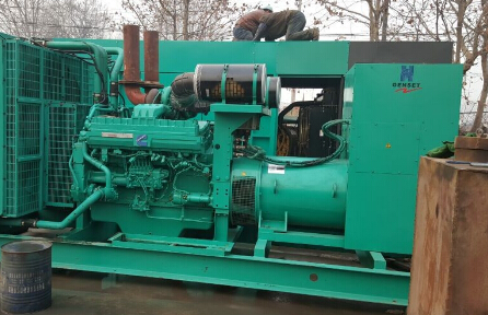 和平发电机组如何判断水冷式机油散热器内部是否需要清洗？